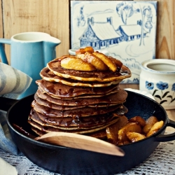 Pancakes with Caramelized Apples