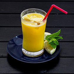 Banana and Mango Smoothie