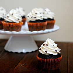 Cookie dough stuffed cupcakes