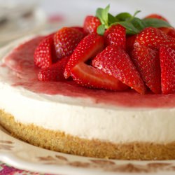 No Bake Strawberry Cheesecake