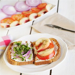 Tomato,Peach & Ricotta Sandwich