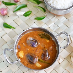 Brinjals in tangy tamarind sauce