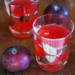 Plum kompot (cold drink)