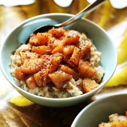 Easy Apple Cinnamon Oatmeal