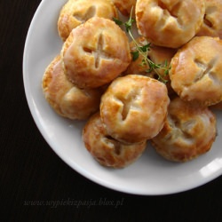 Mini Puff Pastry Apple Pies