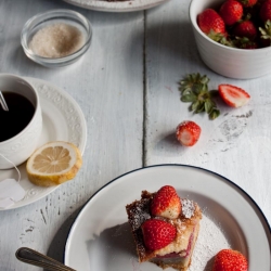 Simple Strawberry Cake