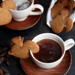 Biscuits with Tonka Beans