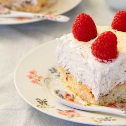 Sponge with Stracciatella Cream