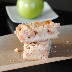 Caramel Apple Crumb Bars