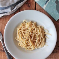 Spaghetti with Cheese and Pepper