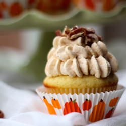 Pumpkin Mascarpone Frosted Cupcakes