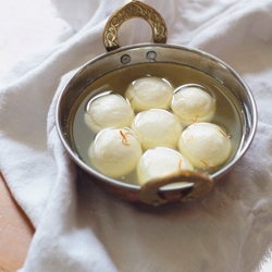 Roshogolla/Rasgulla