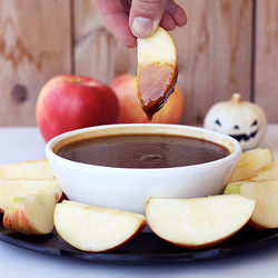 Vegan Caramel Apple Dipping Sauce