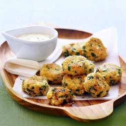 Salmon Bites with Dill Aioli