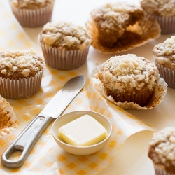 Streuseled Acorn Squash Muffins