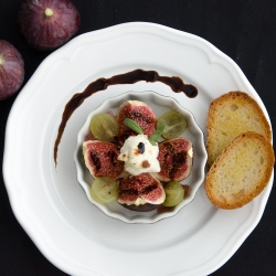 Baked Figs with Goat Cheese