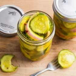 Spicy Garlicky Bread & Butter Pickles