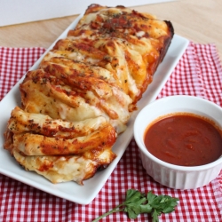 Pizza Pull-Apart Bread