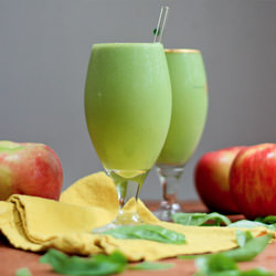 Apple Pie Spinach Smoothie