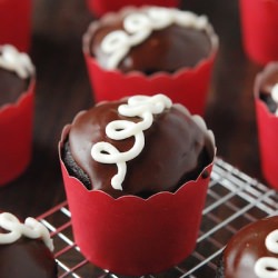 Homemade Hostess Cupcakes