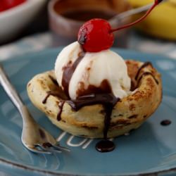 Cinnamon Roll Sundaes