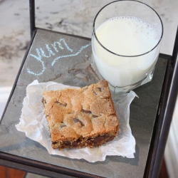 Chocolate Chunk Blondies