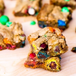 Pretzel M&M Blondies