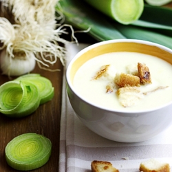 Leek Soup with Garlic