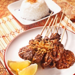 Beef Satay with Peanut Sauce