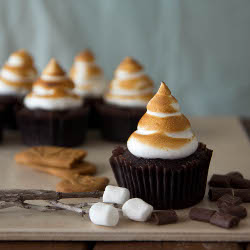 Biscoff S’mores Cupcakes