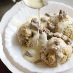 Oat and Almond Biscuits with Gravy