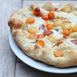 Pizza with Cherry Tomatoes