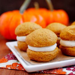 Pumpkin Spice Whoopie Pies