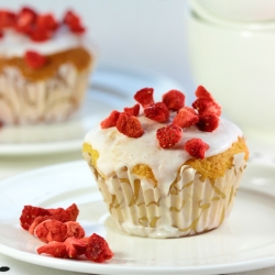 Muffins w/ Dehydrated Strawberries