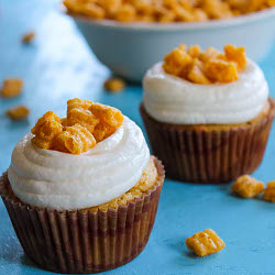 Cap’n Crunch Cupcakes