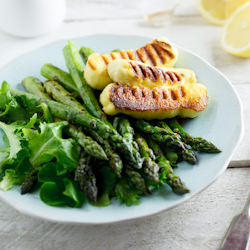 Grilled Asparagus Salad with Halloumi