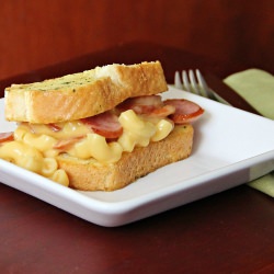 Grilled Mac & Cheese Sandwiches