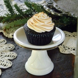 Cookie Dough & Marshmallow Cupcakes