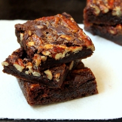 Chewy, Chocolaty Pecan Pie Bars