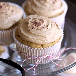 Skinny Vanilla Toffee Cupcakes