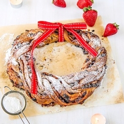 Strawberry & Chocolate Chip Wreath