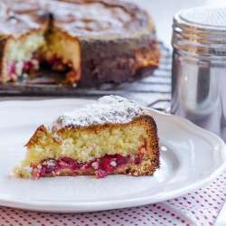 Cake with Cranberries