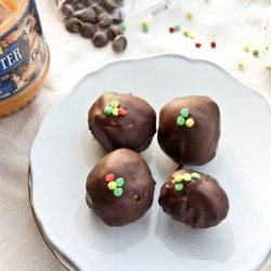 Peanut Butter Krispie Balls