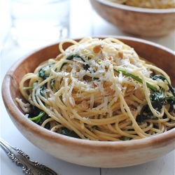 Spaghetti with Kale and Lemon