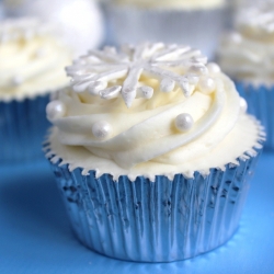 White Christmas Cupcakes