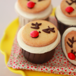 Gingerbread Cupcakes with Cookies