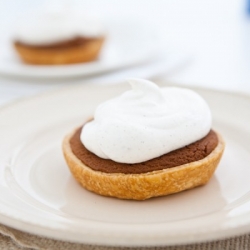 Mini Gingerbread Cookie Pies