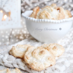 Mini-Coconut Macarons