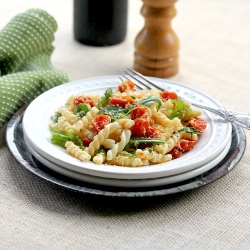 Pasta with Tomatoes and Arugula