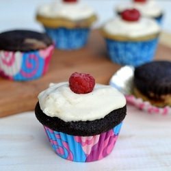 Eggless Chocolate Vanilla Cupcakes